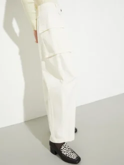 Barrel-leg cargo trousers - cream