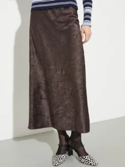 Crinkled satin midi skirt - chocolate