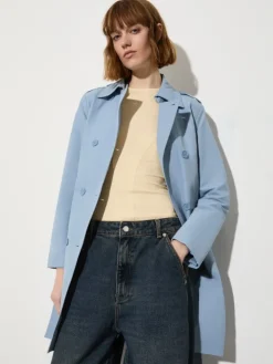 Double-breasted trench coat - light blue
