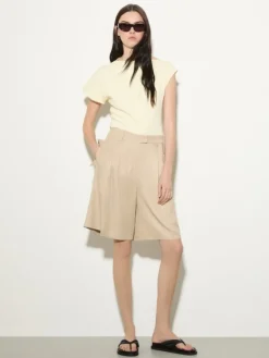Fluid, wide-fit Bermuda shorts - beige