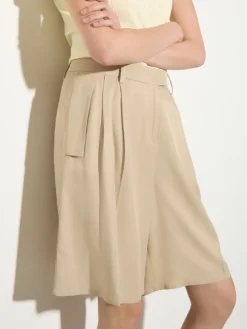 Fluid, wide-fit Bermuda shorts - beige