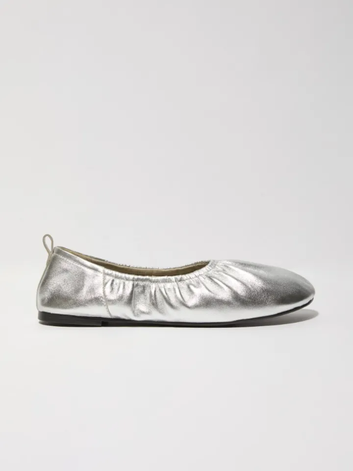 Laminated leather ballet flats - silver