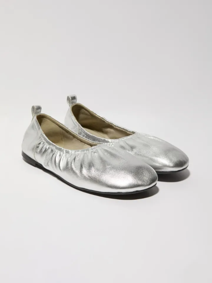 Laminated leather ballet flats - silver