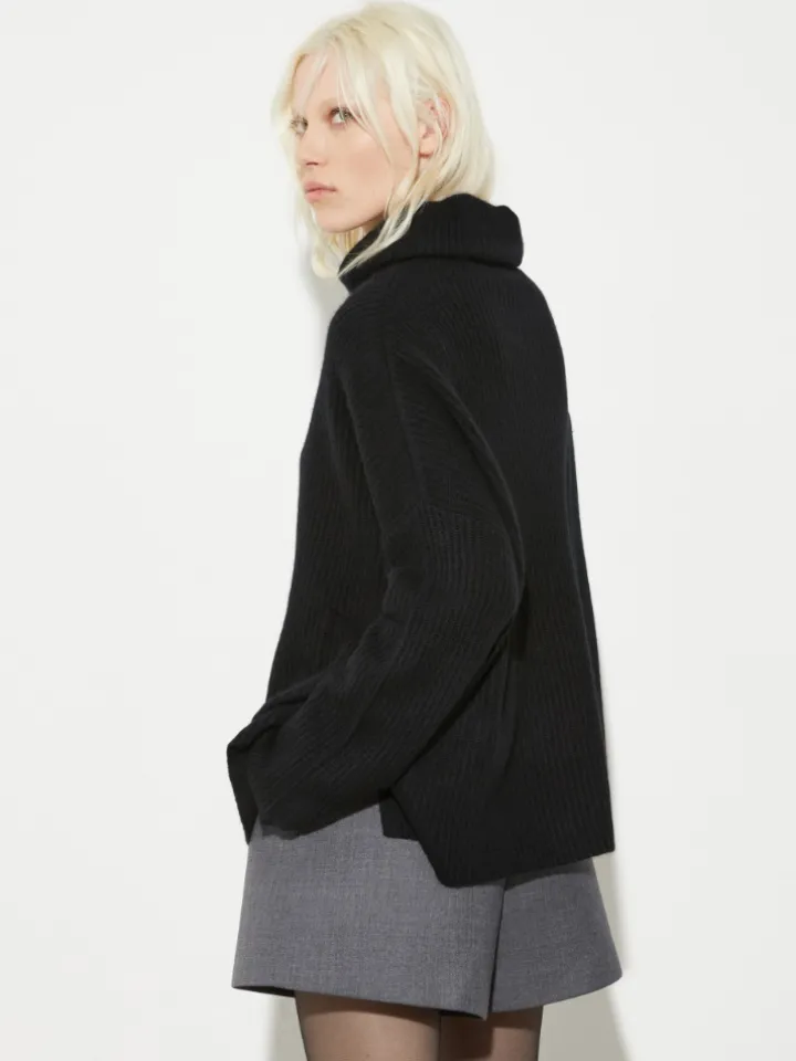 Pure cashmere polo neck - black