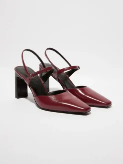 Shiny leather pumps - ruby