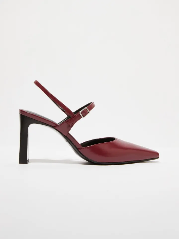 Shiny leather pumps - ruby