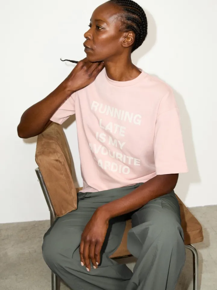 Slogan-print loose-fit T-shirt - powder
