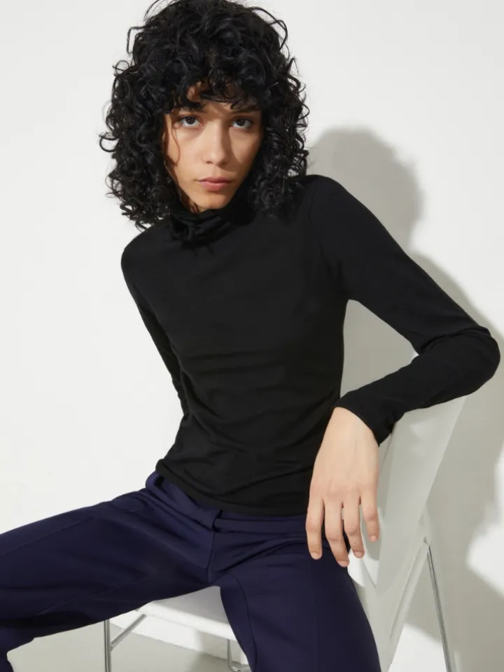 Stretch-tricot turtleneck - black